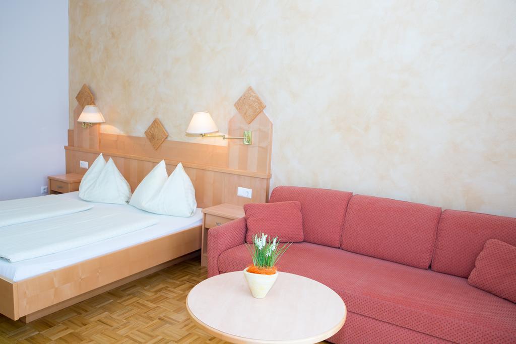 Hotel Restaurant Thadeushof Techelsberg Екстериор снимка