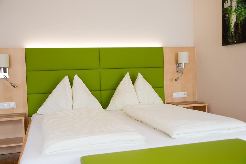Hotel Restaurant Thadeushof Techelsberg Екстериор снимка