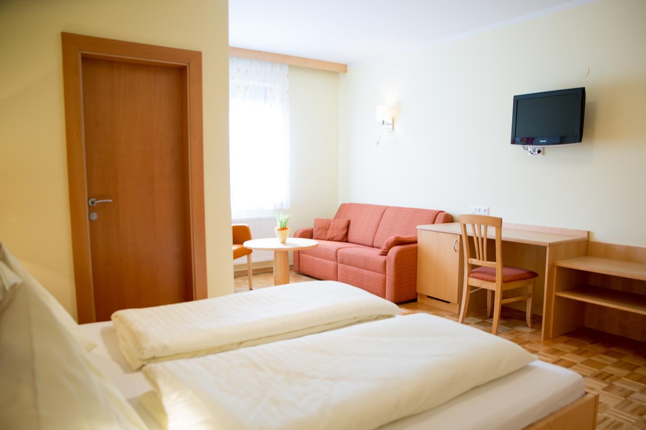 Hotel Restaurant Thadeushof Techelsberg Екстериор снимка