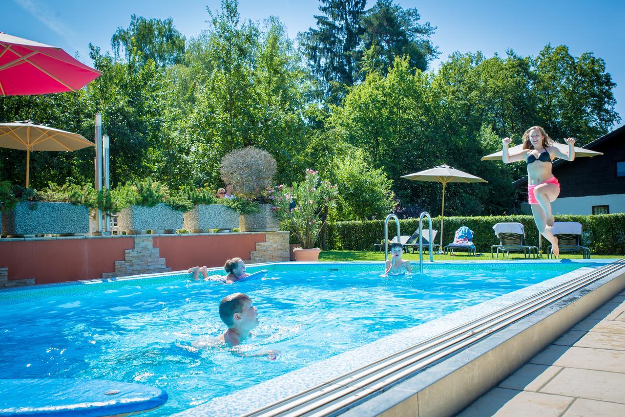 Hotel Restaurant Thadeushof Techelsberg Екстериор снимка